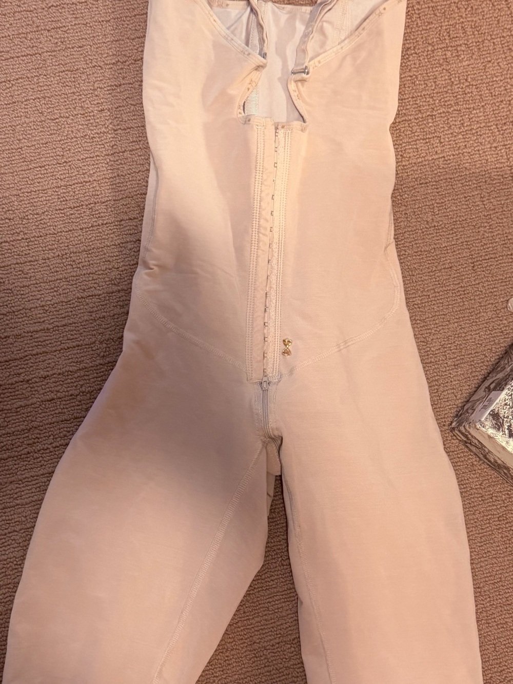 Cream High-Waist Front-Zip Shapewear Bodysuit for Women Faja Sol Leon